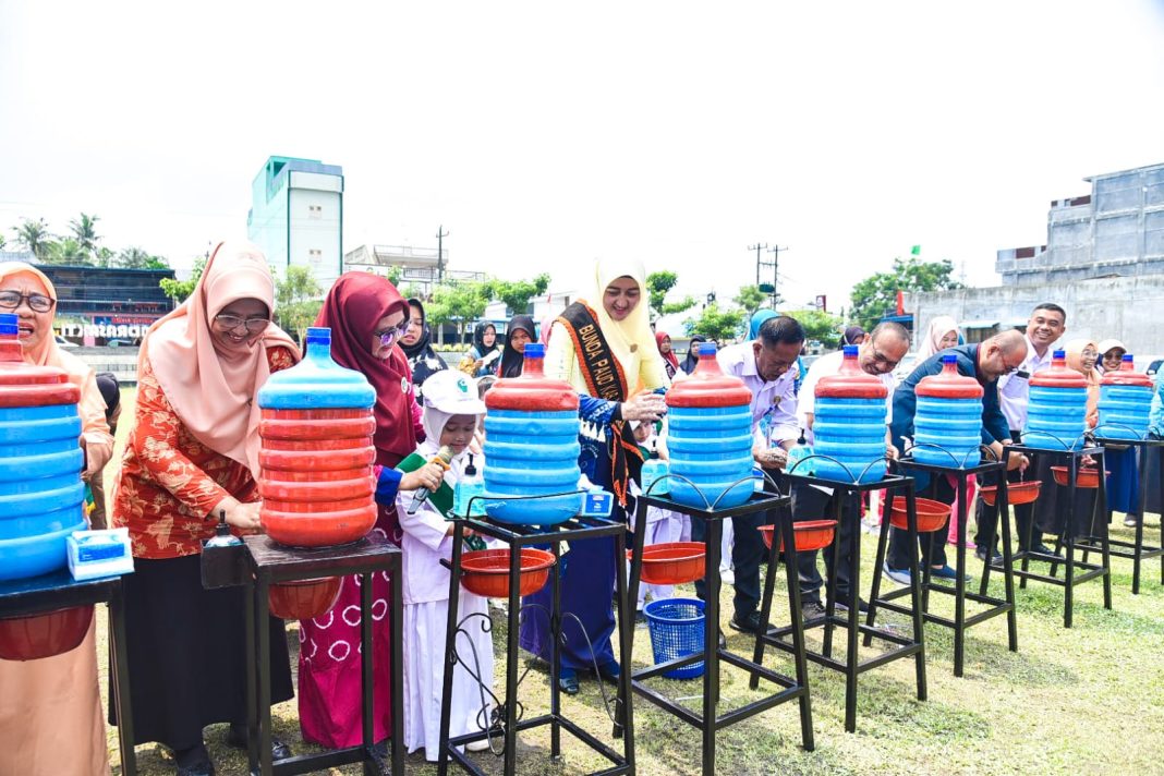 Kegiatan diawali dengan pelaksanaan lomba cuci tangan pakai sabun oleh siswa/siswi TK Negeri Pembina se Kabupaten Batubara dan 12 TK swasta lainnya, Rabu (18/10/2023). (Dok/Kominfo Batubara)