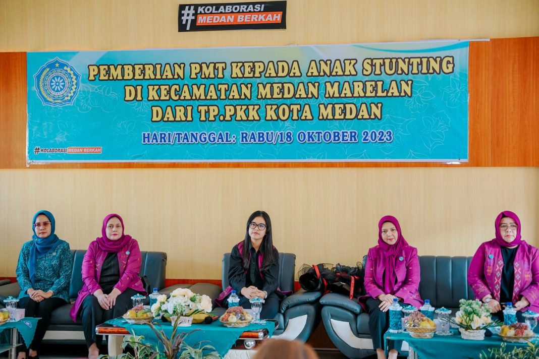 Acara pemberian PMT dihadiri Ketua TP PKK Kota Medan Kahiyang Ayu Bobby Nasution di kantor Camat Medan Marelan, Rabu (18/10/2023). (Dok/Kominfo Medan)