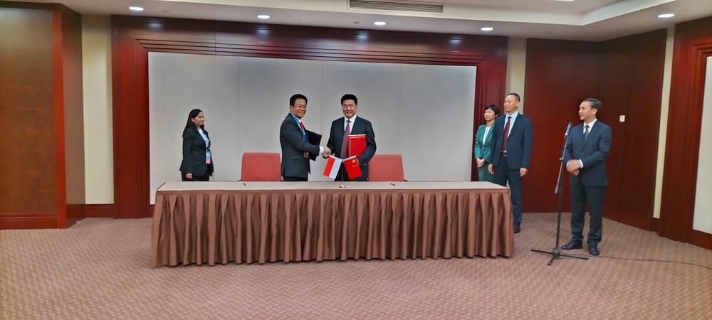 KPK dan NCS atau Komisi Pengawas Nasional Republik Rakyat Tiongkok menandatangani pembaruan MoU di Beijing, Tiongkok, Selasa (17/10/2023). (Dok/KPK RI)