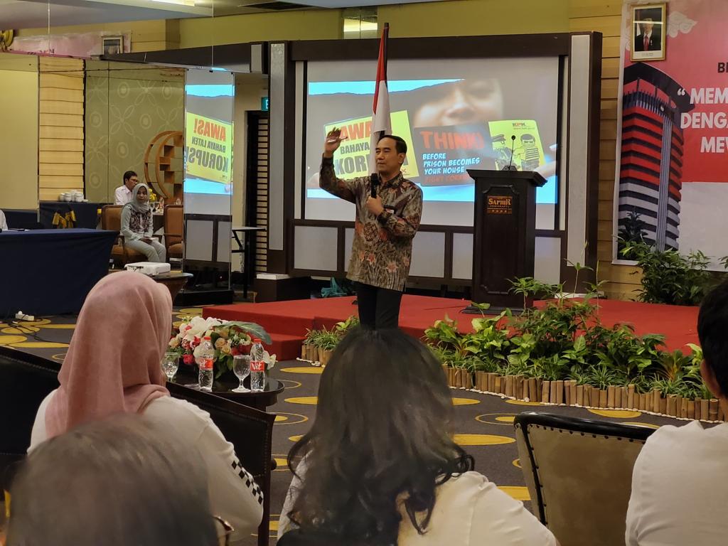 KPK bersama Pemerintah Kota Yogyakarta menggelar Bimtek Keluarga Berintegritas di Ballroom Malioboro Hotel New Saphir, Rabu (18/10/2023). (Dok/KPK RI)