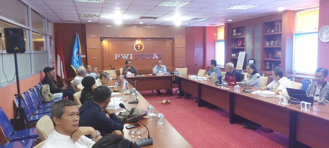 Panitia Pelaksana HPN 2024 Marthen Selamet Susanto menjelaskan persiapan HPN 2024 di Kantor PWI Pusat, Gedung Dewan Pers, Jalan Kebon Sirih, Nomor: 34, Jakarta.