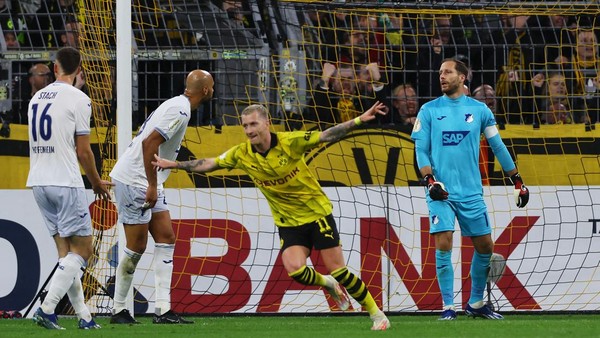 Borussia Dortmund meraih kemenangan tipis 1-0 atas Hoffenheim dalam pertandingan DFB Pokal. Gol tunggal dicetak Marco Reus, Kamis (2/11/2023) dini hari WIB.