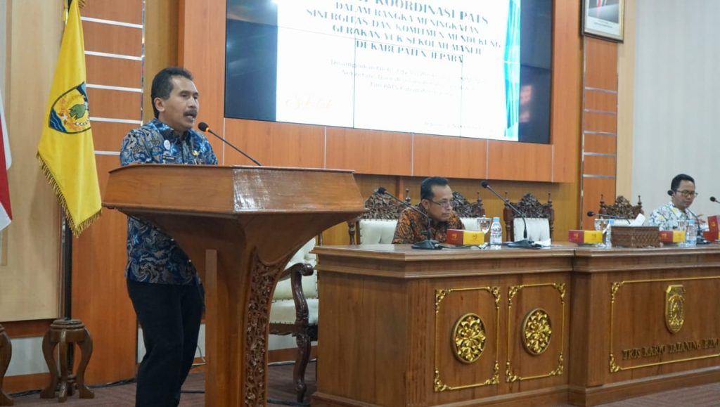 Rapat koordinasi permasalahan anak tidak sekolah, dalam rangka meningkatkan sinergitas dan komitmen mendukung gerakan Yuk Sekolah Maneh 2023, di Gedung Shima Setda setempat, Kamis (2/11/2023). (Dok/Kominfo Jawa Tengah)