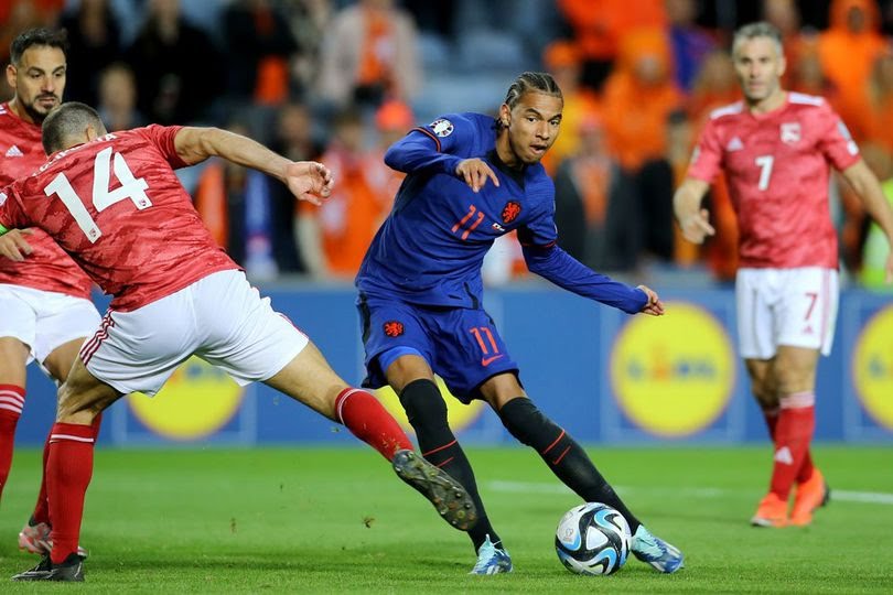 Aksi penyerang sayap Belanda, Calvin Stengs saat melawan Gibraltar pada match day 10 Grup B Kualifikasi EURO 2024, Rabu (22/11/2023) dini hari WIB.