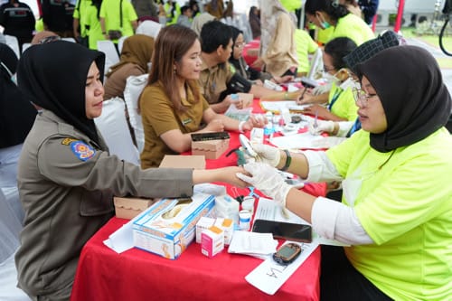 Memperingati HKN ke-59, Dinas Kesehatan Kota Medan menggelar pemeriksaan kesehatan bagi para ASN dilingkungan Pemko Medan, Selasa (21/11/2023). (Dok/Kominfo Medan)