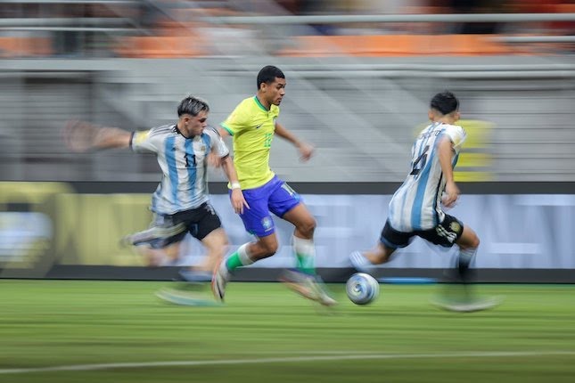 Duel Argentina U-17 vs Brasil U-17 di perempat final Piala Dunia U-17 2023 di Jakarta International Stadium, Jumat (24/11/2023) malam WIB.