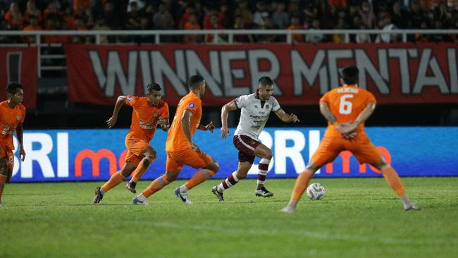 Laga Borneo FC vs Persis Solo pada pekan ke-20 Liga 1 2023/2024 di Stadion Segiri, Samarinda, Senin (27/11/2023).