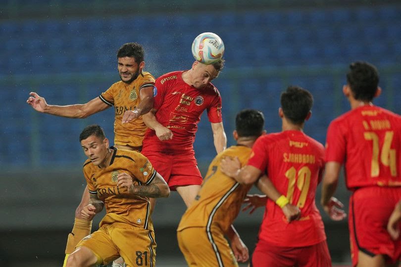 Duel Bhayangkara FC melawan Persija Jakarta di pekan ke-20 BRI Liga 1 2023/2024 di Stadion Patriot Chandrabhaga, Senin (27/11/2023) malam WIB.