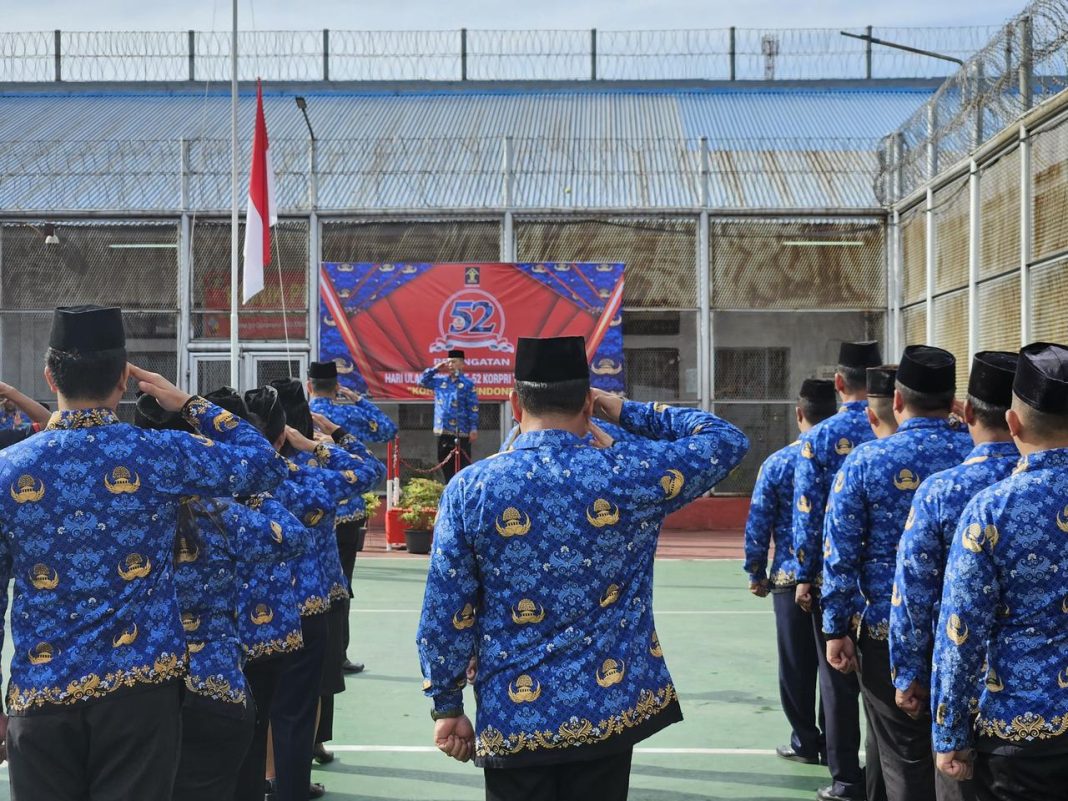 Memperingati HUT ke 52 Korpri, Lapas Kelas IIA Pancurbatu menggelar upacara di Lapangan Lapas Pancurbatu, Rabu (29/11/2023). (Dok/Humas Lapas Pancurbatu)