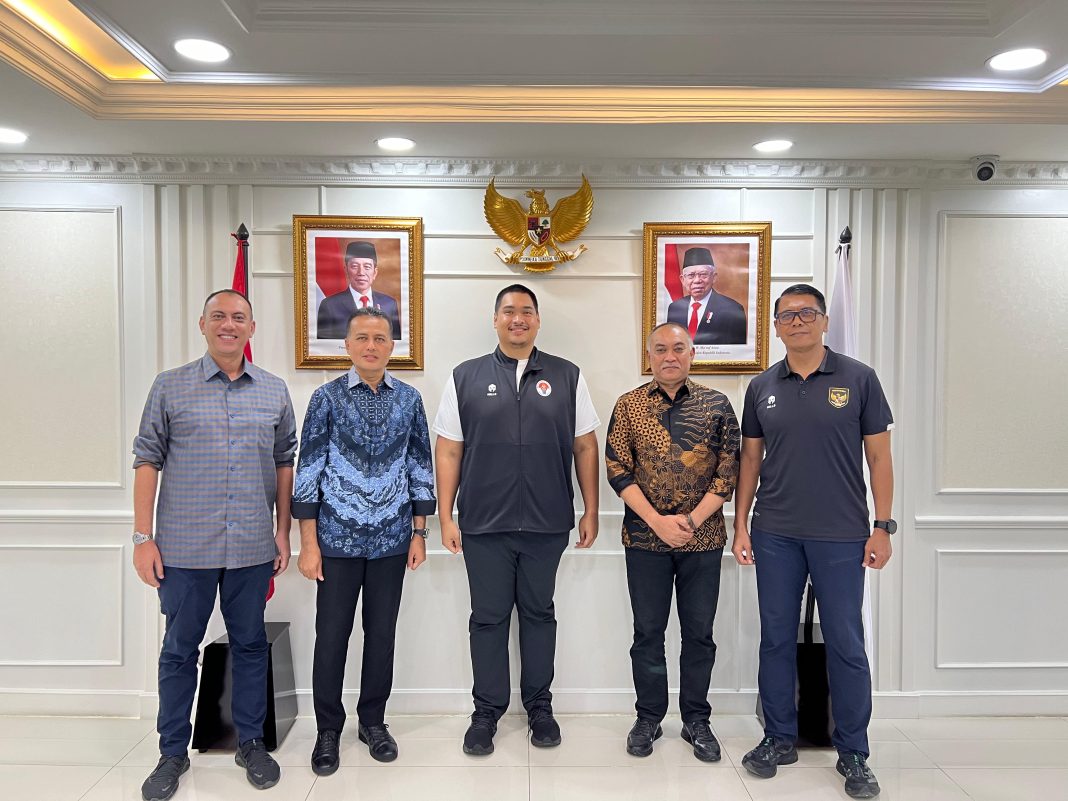 Ketua IMI Sumut Harun Mustafa Nasution bersama Pembina IMI Sumut Musa Rajekshah usai bertemu Menpora Dito Ariotedjo di Kantor Kemenpora Senayan, Jakarta, Rabu (8/11/2023).