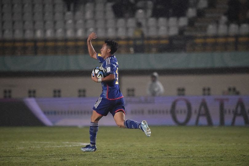 Rento Takaoka ketika mencetak gol untuk Jepang U-17 di Piala Dunia U-17 2023 Indonesia, Jumat (17/11/2023).