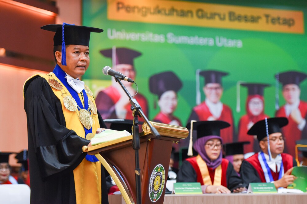 Rektor USU Prof Dr Muryanto Amin SSos MSi menyampaikan sambutannya.