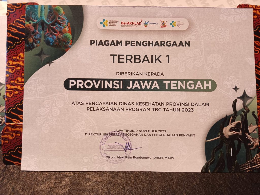 Piagam Pemprov Jawa Tengah terbaik I pelaksanaan program TBC 2023. (Dok/Kominfo Jawa Tengah)