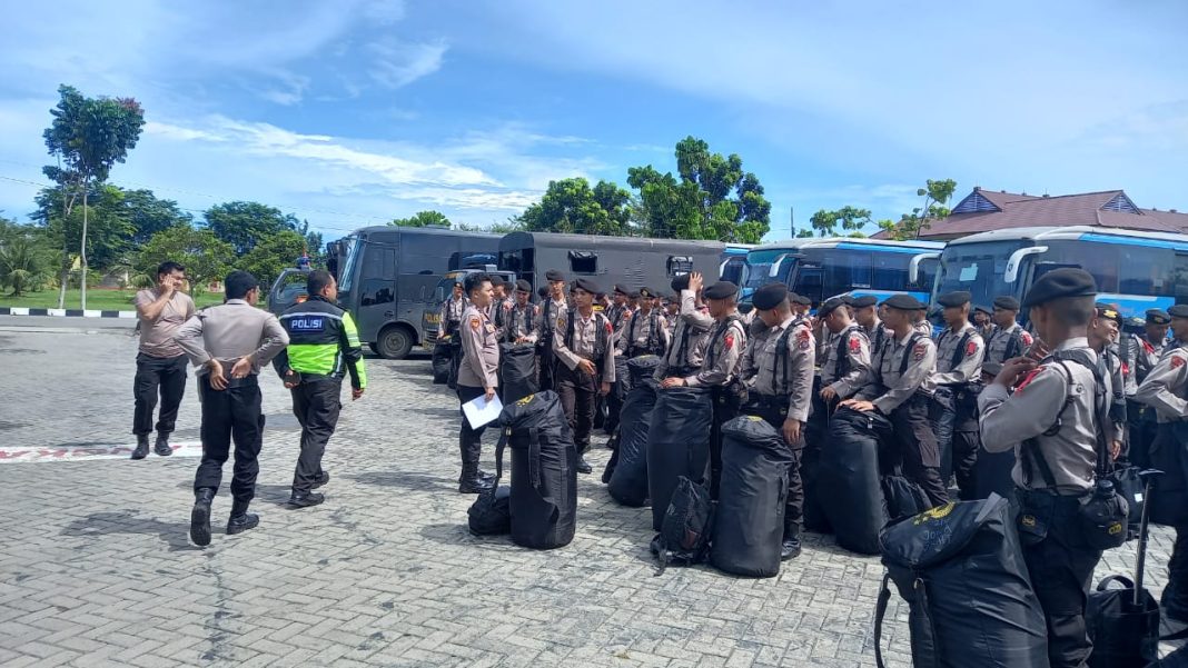 Sekitar 145 siswa Ditukba Polri dijemput dari SPN Polda Sumut dan akan dibawa ke Polrestabes Medan, Minggu (12/11/2023). (Dok/Polrestabes Medan)