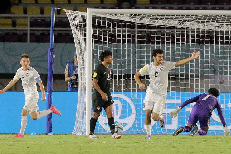 Selebrasi skuad Uzbekistan U-17 usai menjebol gawang Kanada U-17, Piala Dunia U-17 2023, Senin (13/11/2023) malam.