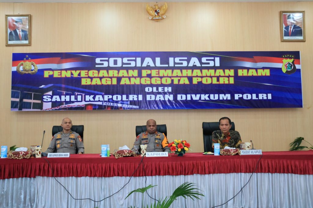 Polda Papua menggelar sosialisasi penyegaran hak asasi manusia bagi anggota Polri di Aula Rastra Samara Polda Papua lama Kota Jayapura, Kamis (9/11/2023). (Dok/Humas Polri)