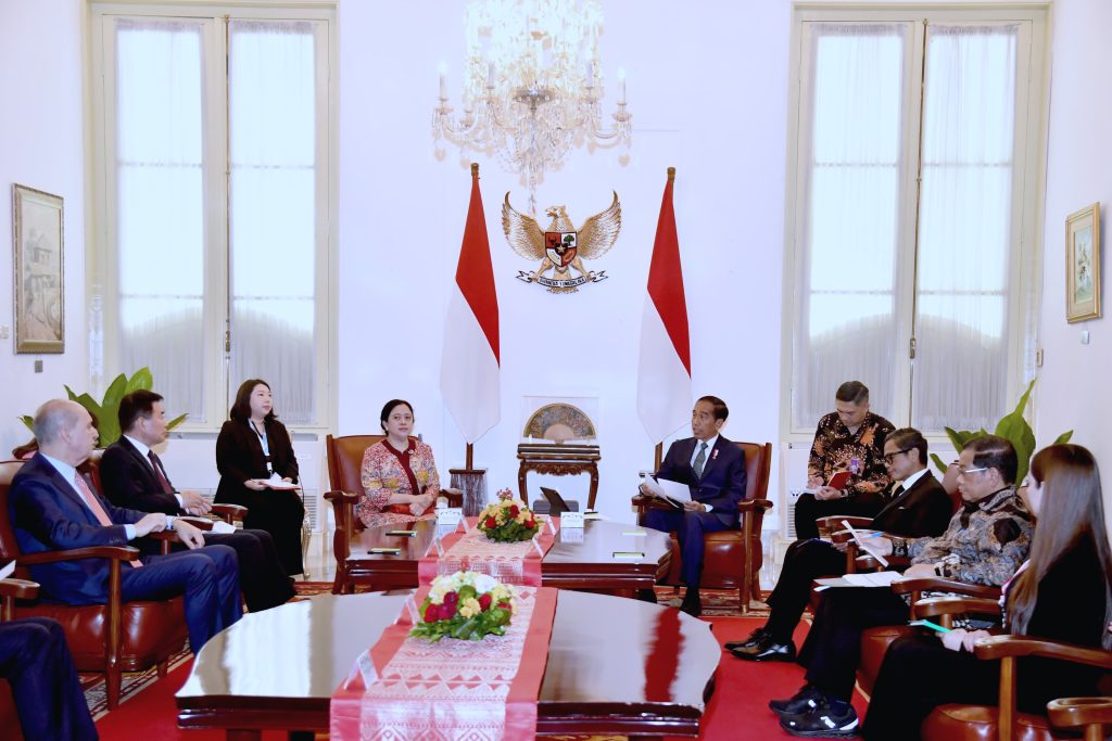 Presiden Jokowi menerima sejumlah delegasi MIKTA Speakers’ Consultation ke-9, di Istana Merdeka, Jakarta.