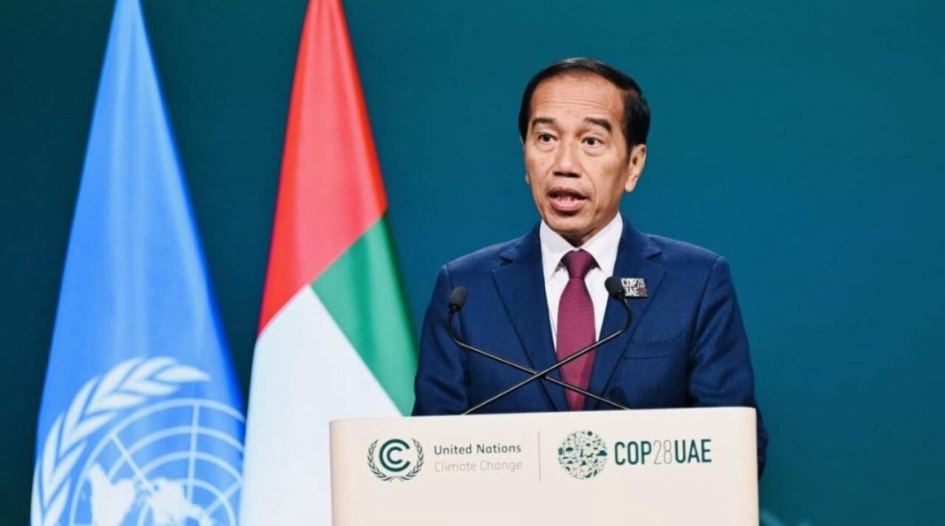 Presiden Jokowi saat berbicara pada KTT Pemimpin Dunia tentang Perubahan Iklim (COP28) di Plenary Al Ghafat, Expo City Dubai, Dubai, PEA.