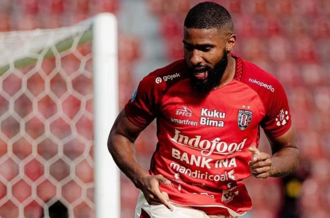 Striker Bali United, Jefferson Assis merayakan golnya ke gawang Arema FC, Senin (4/12/2023).