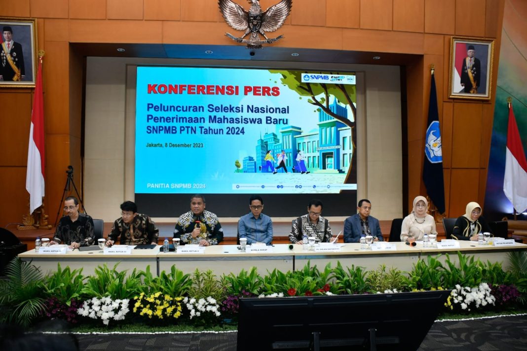 Konferensi Pers Peluncuran SNPMB 2024, di Jakarta, Jumat (8/12/2023). (Dok/Kemendikbudristek RI)