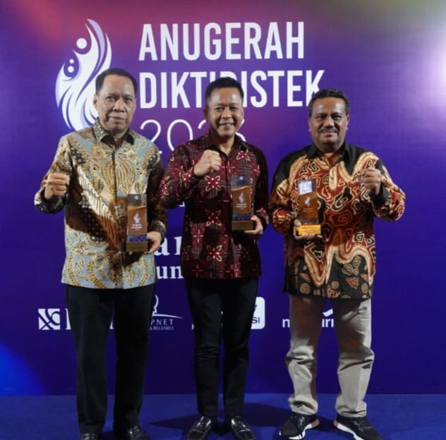 Rektor USU Prof Dr Muryanto Amin MSi, Rektor Unimed Prof Dr Baharuddin MPd, dan Rektor UMSU Prof Dr Agussani MAP.