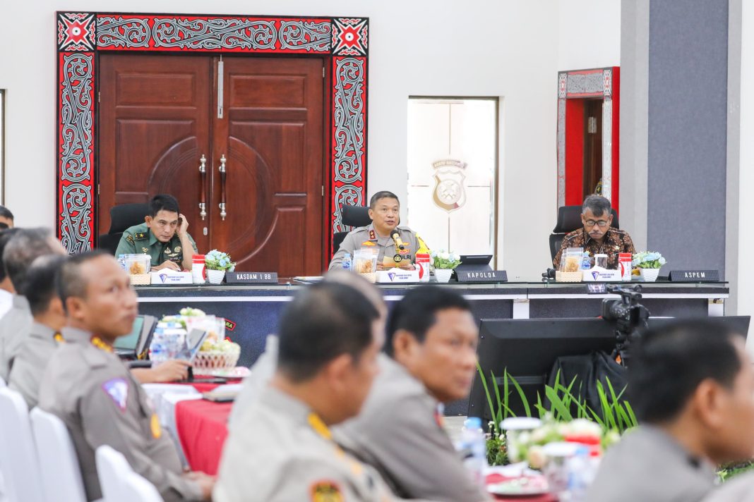 Polda Sumut menggelar rapat lintas sektoral pengamanan Perayaan Nataru 2024 bersama stakeholder terkait di Aula Tribrata Mapolda Sumut, Kamis (14/12/2023). (Dok/Humas Polda Sumut)