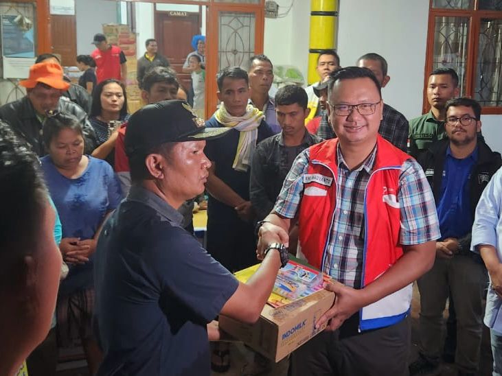 Pjs Executive General Manager Pertamina Patra Niaga Regional Sumbagut, Riki Madyanto didampingi VP Stakeholder Relations & Management PT Pertamina (Persero) Rifky Rahman Yusuf dan diterima Camat Baktiraja Sanggam Lumban Gaol, Selasa (12/12/2023). (Dok/Pertamina)