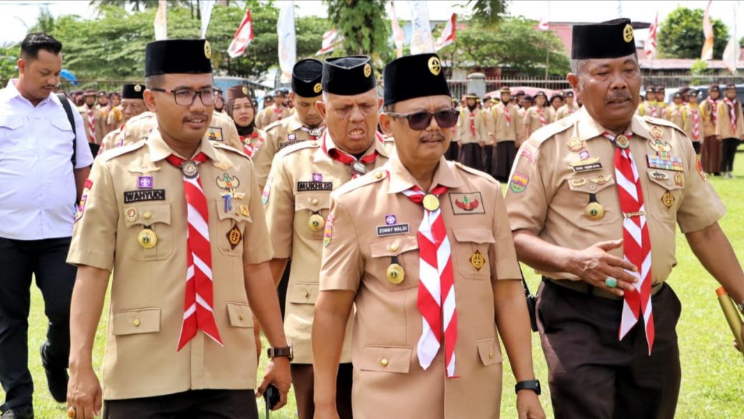 Wakil Bupati Simalungun Zonny Waldi menghadiri pembukaan Perkemahan Apel Besar Hari Pramuka ke-62 Kwarcab GP di lapangan Pusdiklatcab Jalan Asahan, Jumat (15/12/2023 (Dok/Kominfo Simalungun)