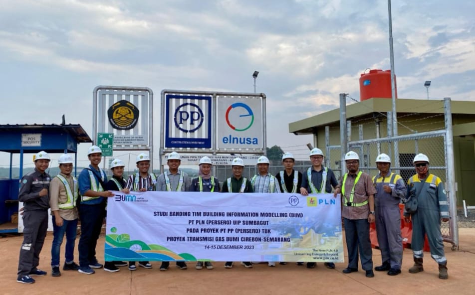 Tim BIM PT PLN (Persero) UIP SBU, melakukan studi banding ke PT PP Tbk Proyek Transmisi Gas Bumi Cirebon-Semarang dan foto bersama.