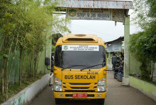 Bus sekolah gratis Pemko Medan.