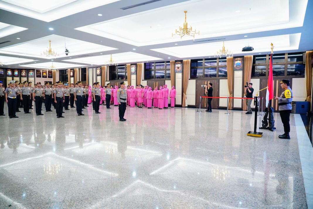 Sejumlah Pati Polri menjalani Korps Raport atau kenaikan pangkat. Upacara Korps Raport dipimpin langsung Kapolri Jenderal Pol Listyo Sigit Prabowo, Jumat (22/12/2023). (Dok/Humas Polda Sumut)