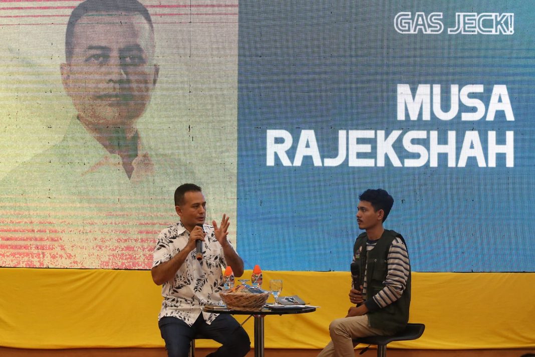 Ketua DPD Golkar Sumut Musa Rajekshah saat menghadiri acara Gas Jeck! yang diadakan oleh pemuda dan mahasiswa dari berbagai kampus di Kota Medan yang tergabung dalam Insan Muda Ijeck di Pos Bloc Medan, Sabtu (23/12/2023).