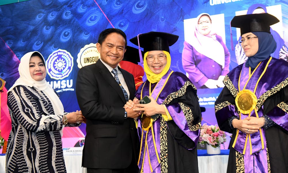 Pj Gubernur Sumut Dr Hassanudin saat menghadiri pengukuhan Guru Besar UMSU di Auditorium Gedung Rektor UMSU, Jalan Kapten Mukhtar Basri Nomor 3 Medan, Sabtu (23/12/2023). (Dok/Kominfo Sumut)