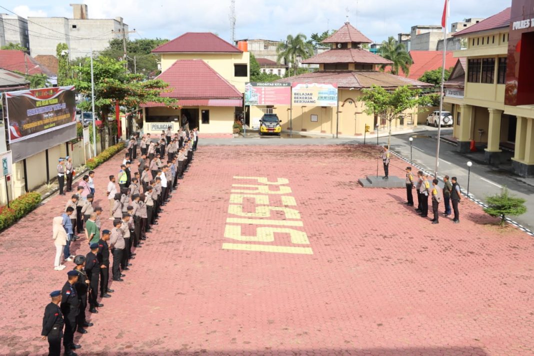 Personel Polres Tanjungbalai yang disiagakan untuk pengamanan Natal 2023 dan Tahun Baru 2024 di 4 Pos PAM di Kota Tanjungbalai, Minggu (24/12/2023). (Dok/Humas Polres Tanjungbalai)