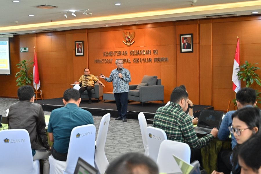 Direktur Perumusan Kebijakan Kekayaan Negara DJKN Kemenkeu Encep Sudarmawan dalam taklimat media yang diselenggarakan di Jakarta, Kamis (21/12/2023). (Dok/Kemenkeu RI)