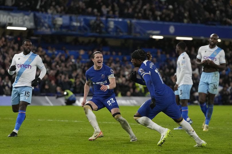 Selebrasi Noni Madueke usai mencetak gol dalam laga Chelsea vs Crystal Palace pada pekan ke-19 Premier League 2023/2024, Kamis (28/12/2023) dini hari WIB.