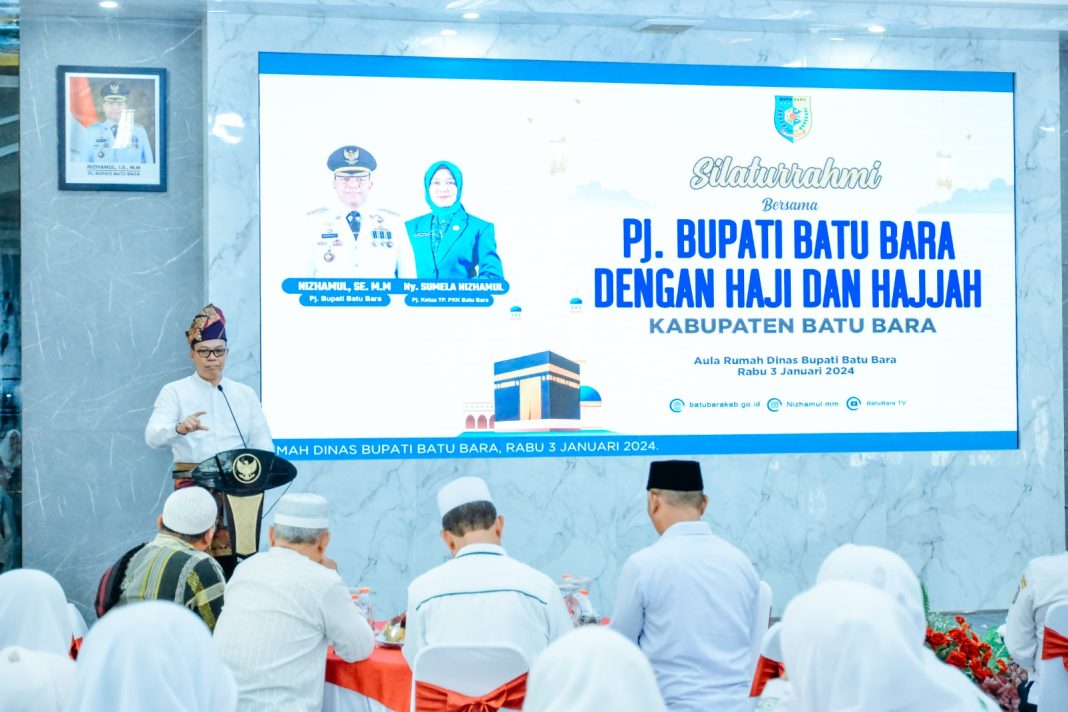 Pj Bupati Batubara Nizhamul SE MM menggelar pertemuan dengan para haji dan hajjah Kabupaten Batubara tahun 2023 di Aula Rumah Dinas Bupati, Komplek Inalum, Tanjung Gading, Kecamatan Sei Suka, Rabu (3/1/2024). (Dok/Kominfo Batubara)