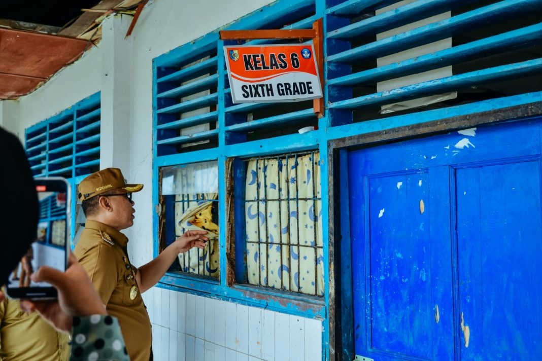 Pj Bupati Batubara Nizhamul SE MM melakukan kunjungan ke Desa Bandar Rahmat, Kecamatan Tanjung Tiram, Senin (15/1/2024). (Dok/Kominfo Batubara)