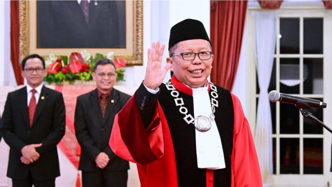 Presiden Jokowi menyaksikan pengucapan sumpah calon hakim konstitusi Arsul Sani sebagai hakim konstitusi di Istana Negara, Jakarta, Kamis (18/1/2024).