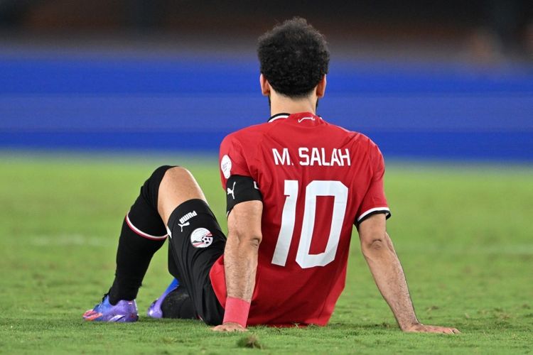 Mohamed Salah menderita cedera beberapa saat sebelum tengah babak laga Mesir vs Ghana, Jumat (24/1/2024) dini hari WIB.