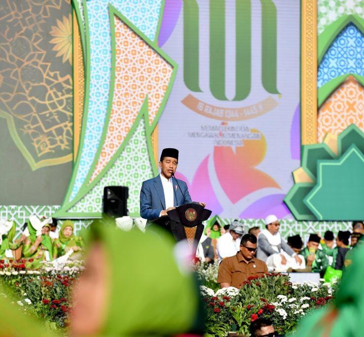 Presiden Jokowi memberikan sambutan saat menghadiri acara Hari Lahir ke-78 Muslimat NU di Stadion Utama Gelora Bung Karno, Jakarta, Sabtu (20/1/2024). (Dok/BPMI Setpres)