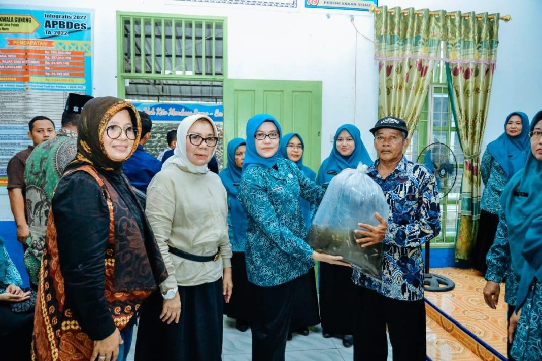 Tim Penggerak PKK Kabupaten Batubara melakukan pembinaan langsung kepada Desa Binaan Aku Hatinya PKK yakni di Desa Kwala Gunung, Kecamatan Datuk Lima Puluh, Sabtu (20/1/2024). (Dok/Kominfo Batubara)