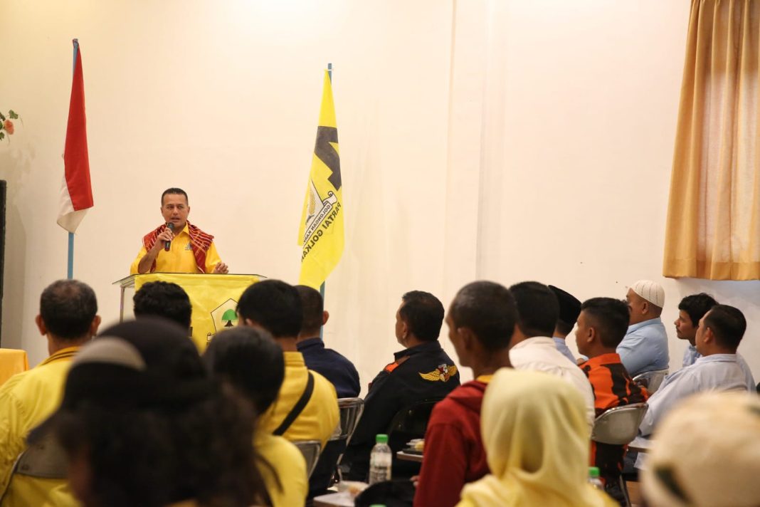 Ketua DPD Golkar Sumut Musa Rajekshah memberikan kata sambutan saat menghadiri acara silaturahmi dengan kader Partai Golkar di Aula Baron Sibolangit, Kecamatan Sibolangit, Kabupaten Deliserdang, Minggu (21/1/2024). (Dok/Golkar Sumut)