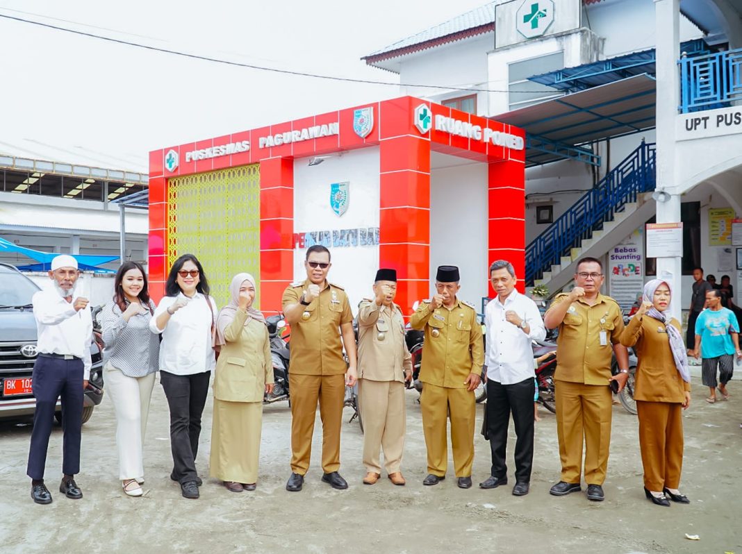 Pj Bupati Batubara Nizhamul SE MM melakukan inspeksi ke kantor camat, Puskesmas dan pasar rakyat di Kecamatan Medang Deras, Senin (22/1/2024). (Dok/Kominfo Batubara)