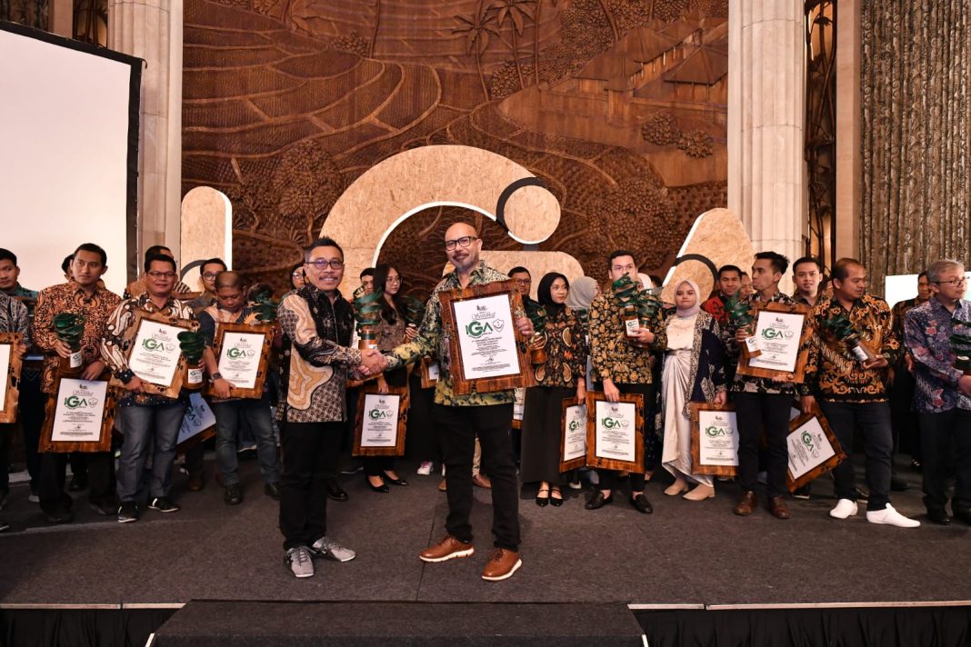 Pertamina Patra Niaga Regional Sumbagut Raih Tujuh Penghargaan dalam IGA 2024 diselenggarakan oleh La Tofi School of Sosial Responsibility. Penghargaan ini dilaksanakan di Hotel Indonesia Kempinski, Jakarta, Rabu (17/1/2024). (Dok/PT Pertamina)