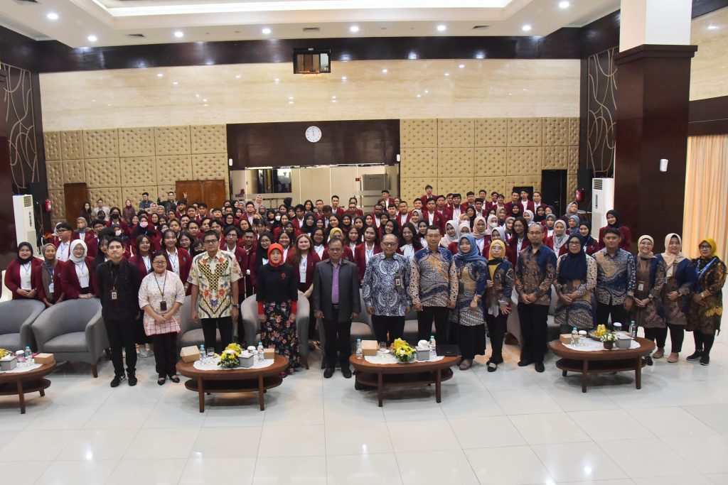 Setkab menerima kunjungan mahasiswa FISIP Unisri di Jakarta, Selasa (23/1/2024). (Dok/Humas Setkab)