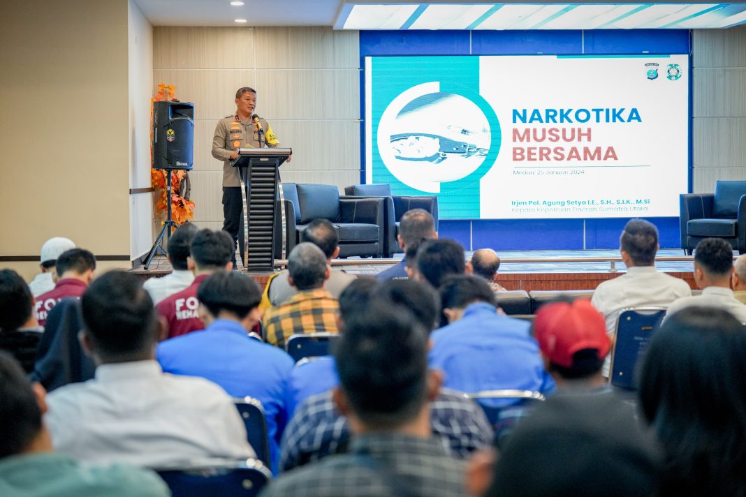 Kapolda Sumut Irjen Pol Agung Setya Imam Effendi serukan narkoba musuh bersama saat menjadi Keynote Speaker di Kampus FISIP USU, Kamis (25/1/2024). (Dok/Polda Sumut)