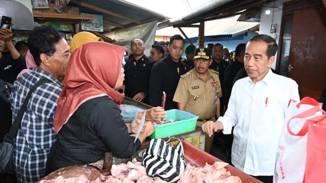 Presiden Jokowi mengunjungi Pasar Mungkid, Kabupaten Magelang, Senin (29/1/2024), untuk mengawali kunjungan kerjanya di Provinsi Jawa Tengah.