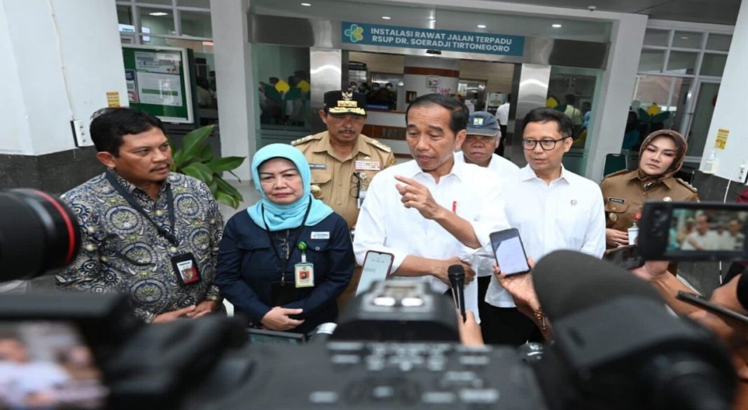 Presiden Jokowi kepada media dalam keterangannya usai peninjauan di RSUP dr Soeradji Tirtonegoro, Kabupaten Klaten, Rabu (31/1/2024).