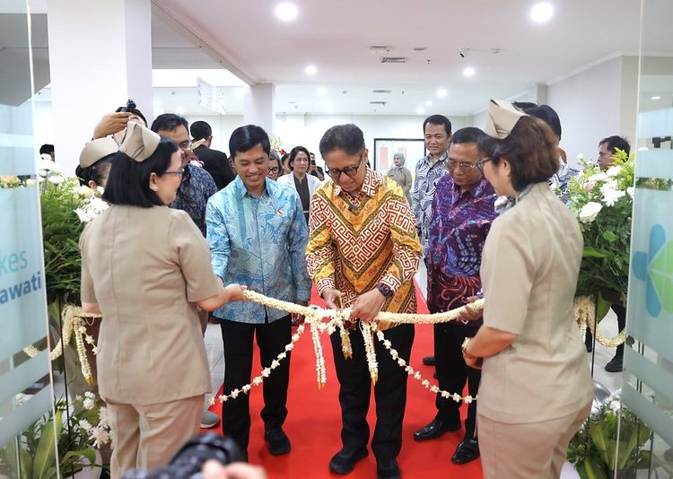 Menkes RI Budi Gunadi Sadikin meresmikan FOC RS Fatmawati, Jakarta, Jumat (2/2/2024). (Dok/Kemenkes RI)